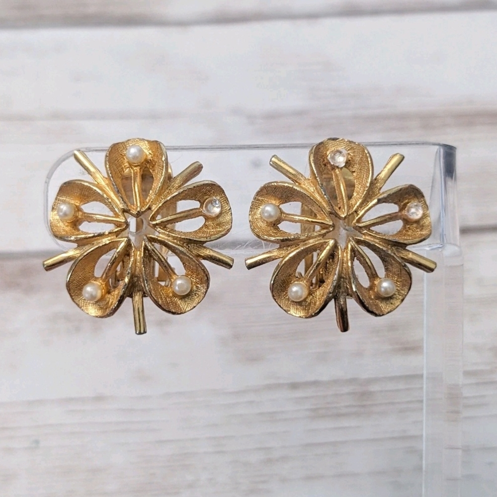 Vintage Elegant Gold Floral Earrings